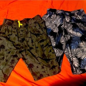 Boys shorts
Size 10
Great condition 
Summer shorts-2 pairs